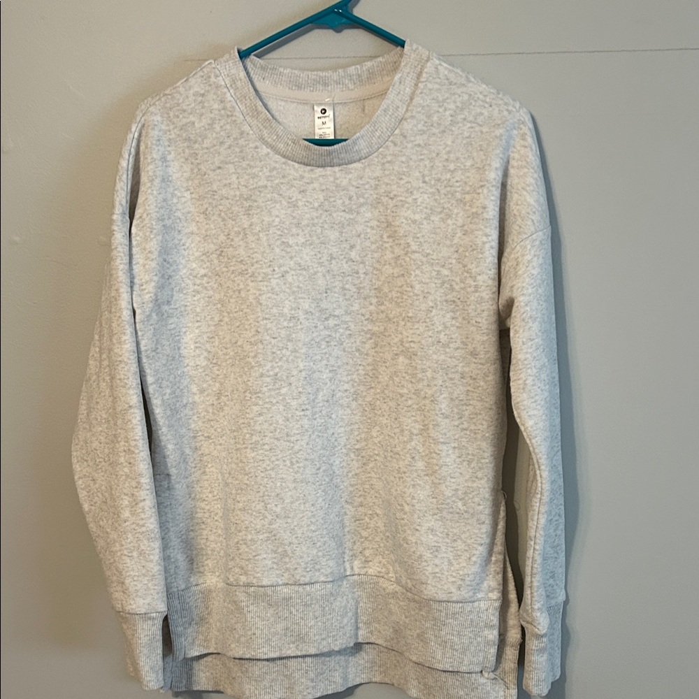 90 Degree By Reflex Light Gray Crewneck Sweater. Size Medium. Cotton/spandex